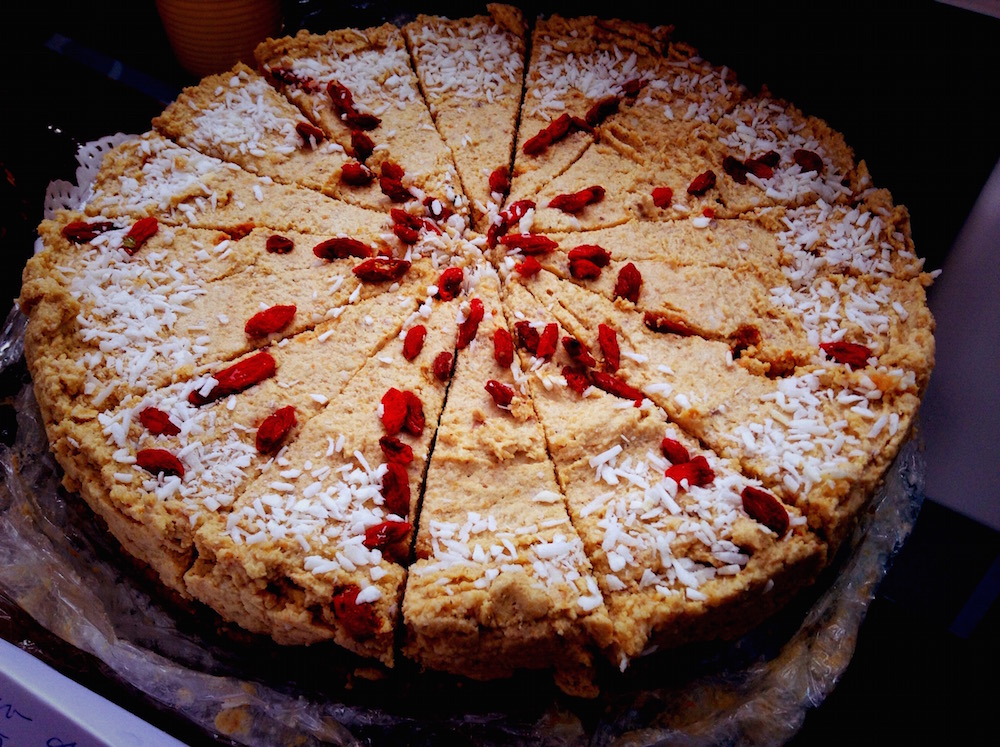 Recept na "Svěží broskvový RAW dort - nepečení překvapí"